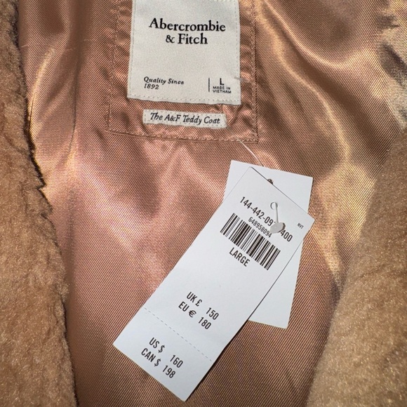 NEW: The A&F Teddy Coat - Large - Picture 3 of 3